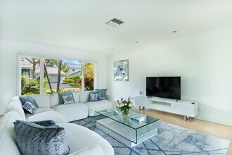 3080 NE 43rd St in Fort Lauderdale, FL - Foto de edificio - Building Photo