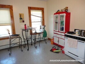 40 Mozart St, Unit 3 in Boston, MA - Building Photo - Building Photo