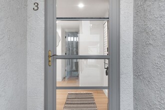 555 Evergreen St in Inglewood, CA - Building Photo - Building Photo