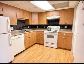 6 Kennedy Ln in Milford, MA - Building Photo - Building Photo