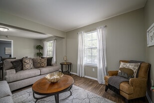 Treemont Senior Living in Houston, TX - Building Photo