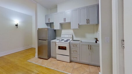 property at 135 Earl Pl