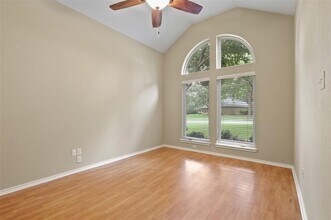 1017 Glen Oak Dr in Burleson, TX - Building Photo - Building Photo