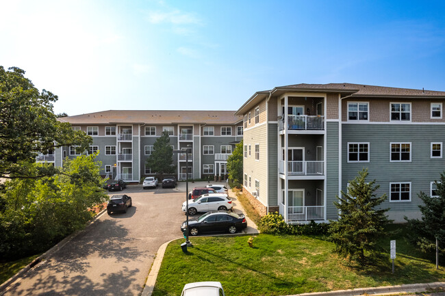 McCarrons Pond in Roseville, MN - Building Photo - Building Photo