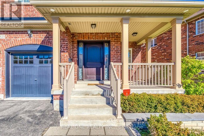 5523 Freshwater Dr in Mississauga, ON - Building Photo - Building Photo