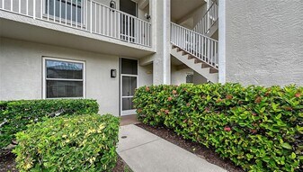 8750 Olde Hickory Ave, Unit 9109 in Sarasota, FL - Building Photo