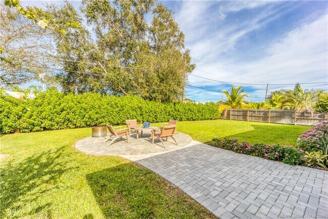 533 SE Ocean Spray Terrace in Port St. Lucie, FL - Building Photo - Building Photo
