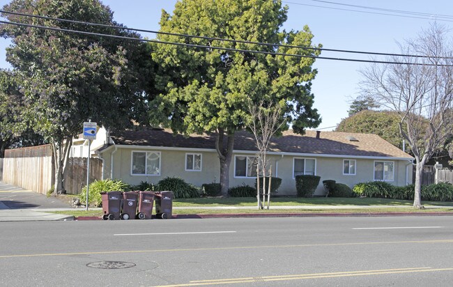 26047 Gading Rd in Hayward, CA - Building Photo - Building Photo