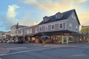 57 Portland St in Dartmouth, NS - Building Photo