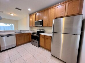 10648 Savannah Wood Ct in Orlando, FL - Building Photo - Building Photo