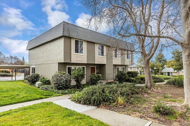 1811 Queen Victoria Way in San Jose, CA - Building Photo - Building Photo