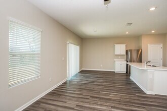 2088 Harris Hawk Ave in Ruskin, FL - Building Photo - Building Photo