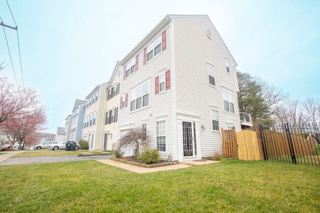 2001 Trenton Pl SE in Washington, DC - Building Photo - Building Photo
