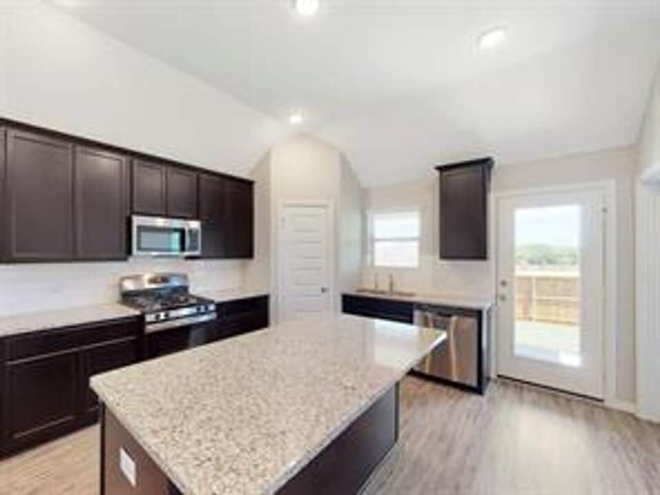 3421 Buster Way in Corinth, TX - Building Photo