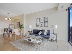 500 E Grant St in Minneapolis, MN - Foto de edificio - Building Photo