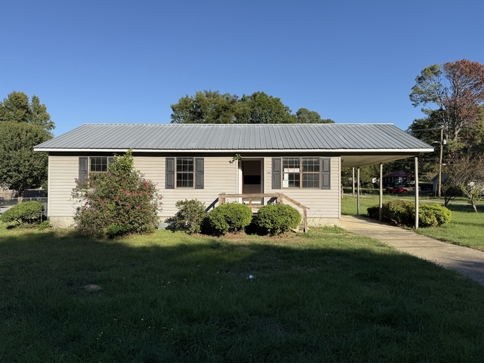 300 Smith Ave in Sylacauga, AL - Foto de edificio