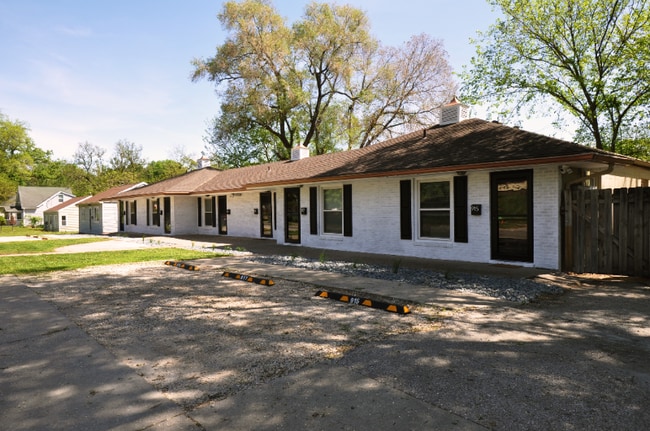 property at 925-925 28th St