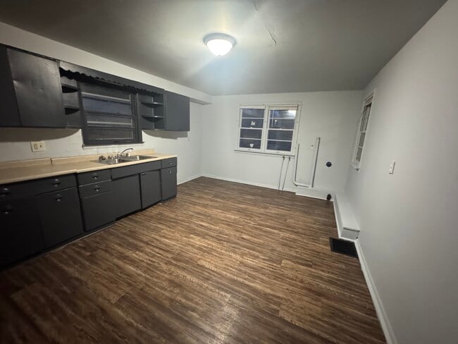 102 Kentucky Ave in Danville, IL - Building Photo - Building Photo