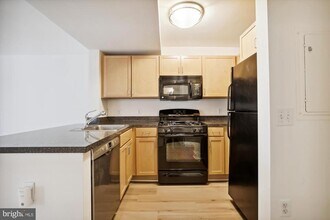 800 4th St SW in Washington, DC - Foto de edificio - Building Photo