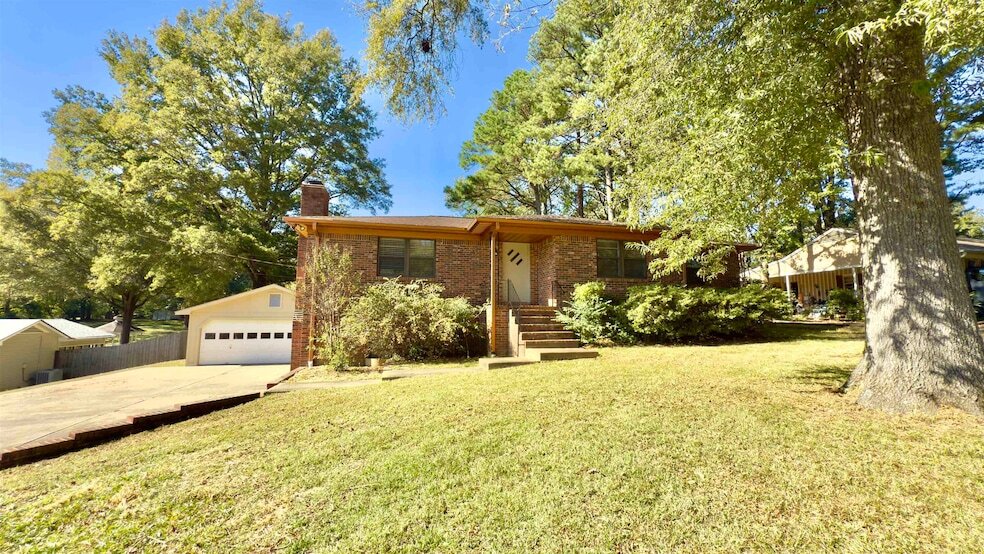 2563 Hacks Cross Rd in Memphis, TN - Building Photo