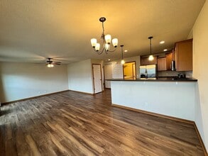 8821 Ridge Hollow Dr in Lincoln, NE - Building Photo - Building Photo