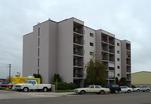 Landmark Tower Apartments