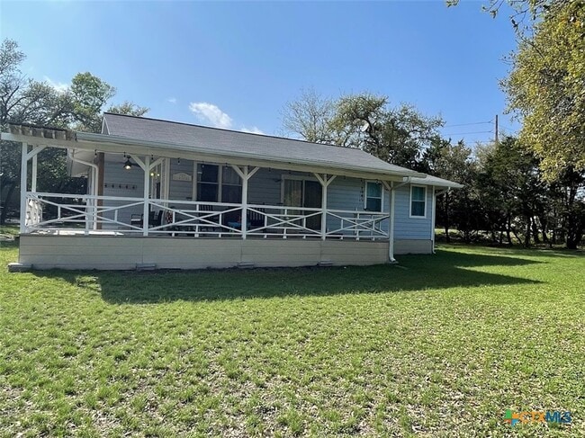 685 Eastview Dr in Canyon Lake, TX - Building Photo - Building Photo