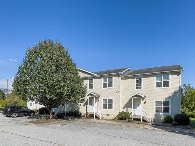 property at 406 Villas Ct