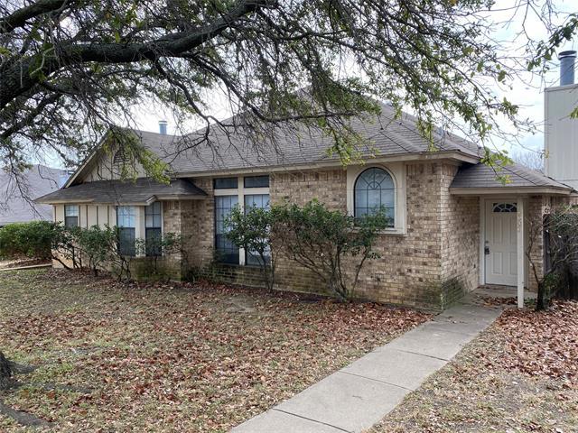 10307 Lone Pine Ln in Fort Worth, TX - Building Photo