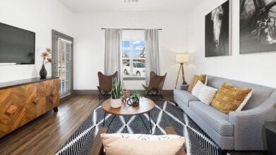 Reatta Ranch Apartments in Justin, TX - Foto de edificio - Building Photo