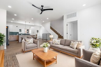 933 SE 10th St in Bentonville, AR - Building Photo - Building Photo