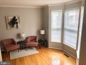 9294 Matthew Dr in Manassas Park, VA - Building Photo - Building Photo