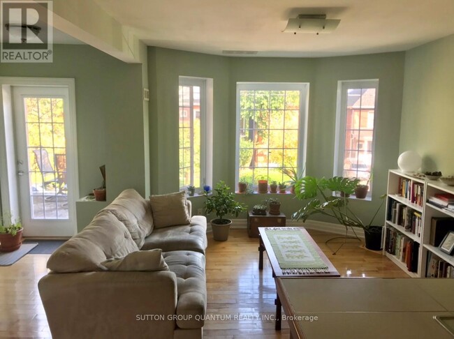 156 Mavety St in Toronto, ON - Building Photo - Building Photo