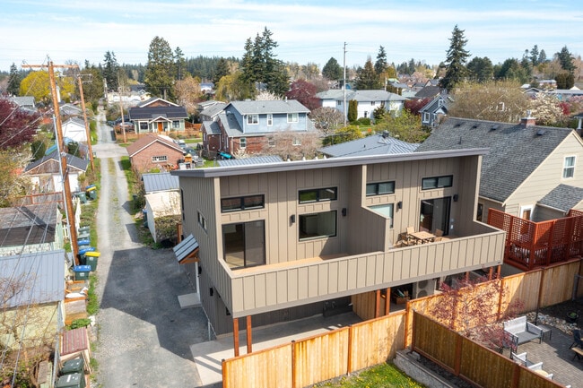 property at 2517 Vallette St