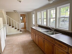 807 Mt Jefferson Rd in West Jefferson, NC - Building Photo - Building Photo