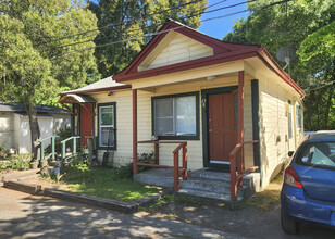 Colgan Creek Cottages in Santa Rosa, CA - Building Photo - Building Photo