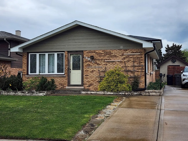 property at 16800 89th Ct
