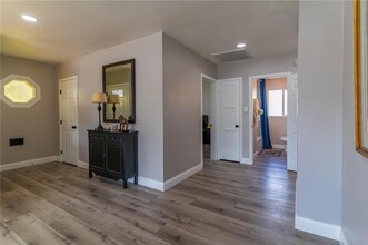 1649 Crestview Ave in San Bernardino, CA - Foto de edificio - Building Photo