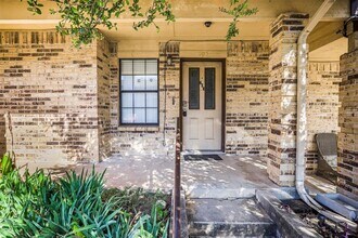 7800 Northcrest Blvd in Austin, TX - Building Photo - Building Photo