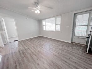 1220 S Delaware in Independence, MO - Building Photo - Building Photo
