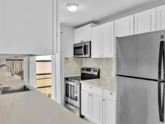 1281 SW 32nd St in Fort Lauderdale, FL - Building Photo - Building Photo