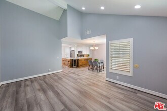1017 Via Colinas in Westlake Village, CA - Building Photo - Building Photo