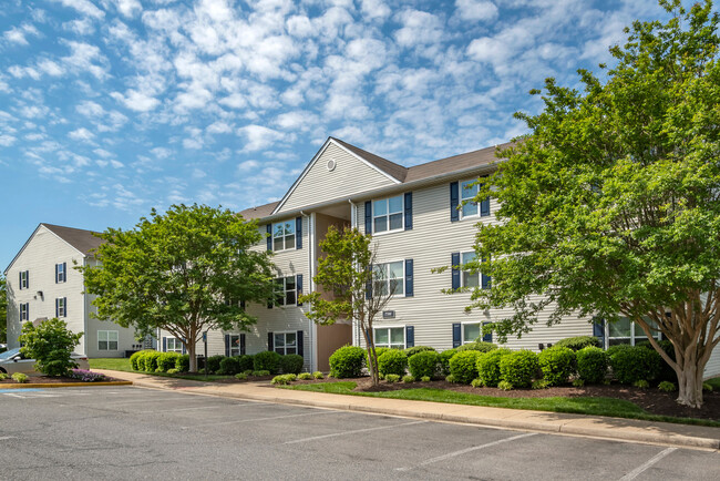 Soldiers Ridge Apartments in Manassas, VA - Foto de edificio - Building Photo