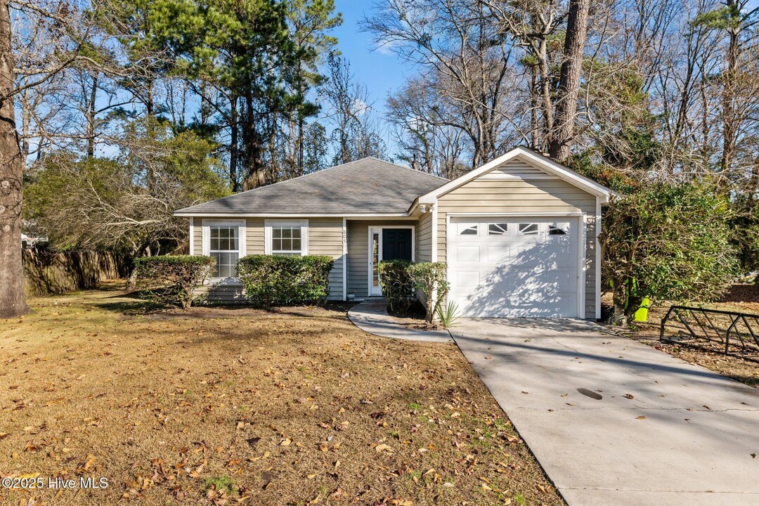 805 Deerfoot Cir in New Bern, NC - Building Photo