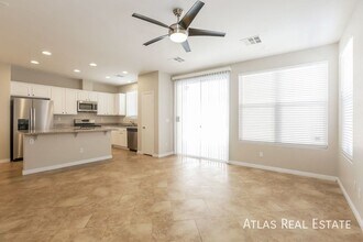 5913 Tamarack Lodge Ln in North Las Vegas, NV - Foto de edificio - Building Photo