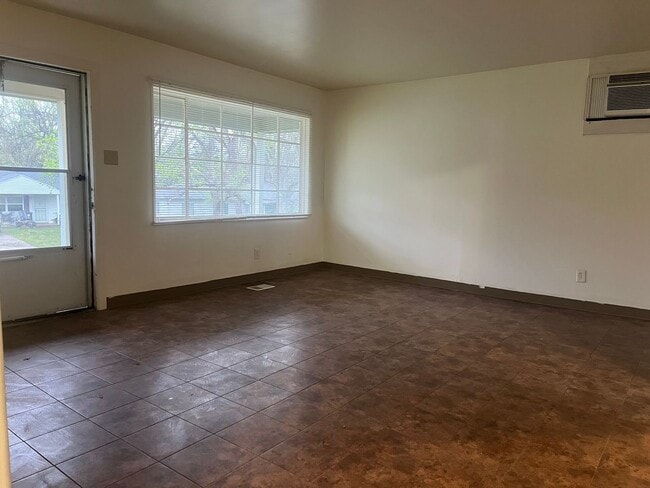 3530 SW Kerry Ave in Topeka, KS - Building Photo - Building Photo