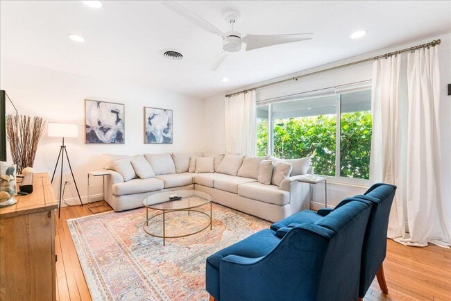 1305 N J Terrace in Lake Worth Beach, FL - Building Photo - Building Photo