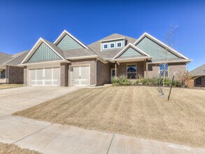 9121 NW 115th Ter in Yukon, OK - Building Photo - Building Photo
