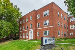 Windsor Terrace Apartments in Des Moines, IA - Building Photo