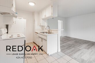 15500 Foothill Blvd in Los Angeles, CA - Building Photo - Building Photo